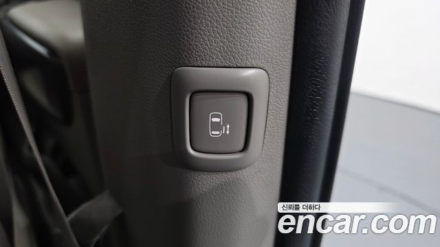 Kia Canival 2015 — photo 29