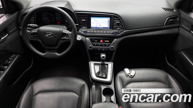 Hyundai AVANTE 2017 — photo 10