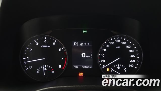 Hyundai AVANTE 2017 — photo 11