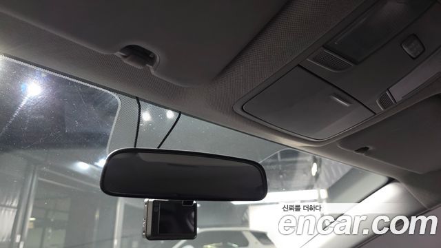 Hyundai AVANTE 2017 — photo 24