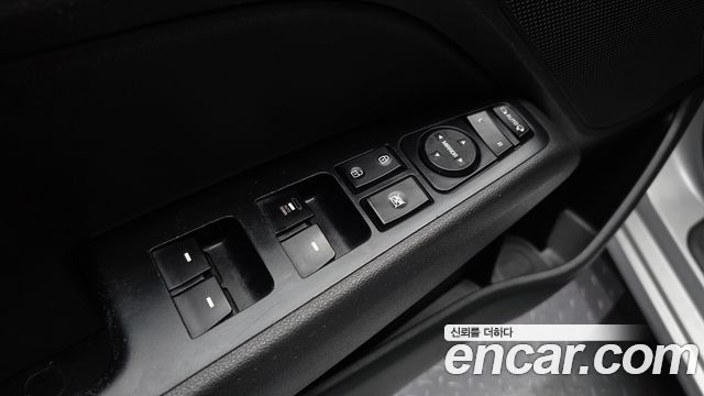 Hyundai AVANTE 2017 — photo 25