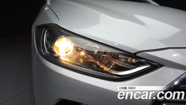 Hyundai AVANTE 2017 — photo 8