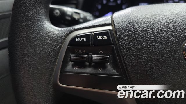 Hyundai AVANTE 2017 — photo 27