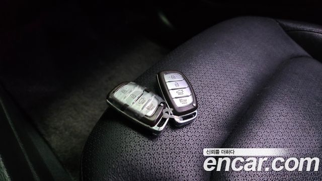 Hyundai AVANTE 2017 — photo 29