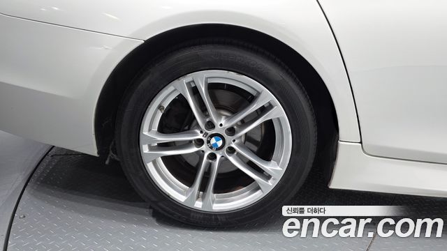 BMW 5-Series 2016 — photo 5