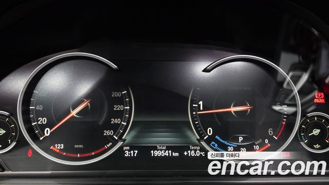 BMW 5-Series 2016 — photo 8