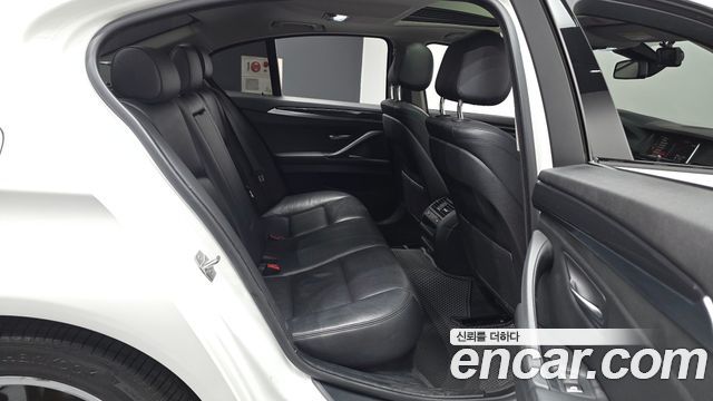 BMW 5-Series 2016 — photo 12
