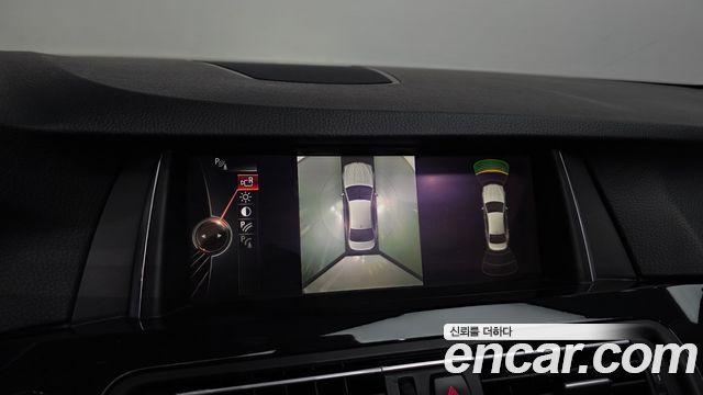 BMW 5-Series 2016 — photo 16