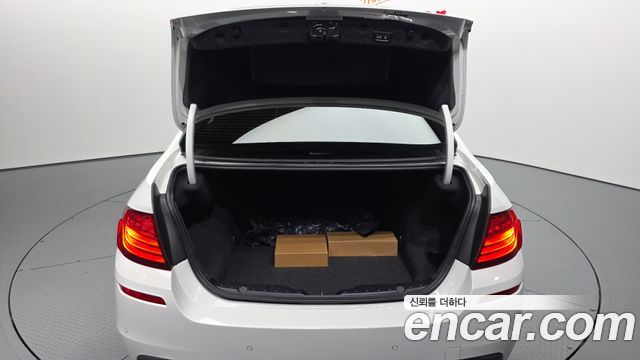 BMW 5-Series 2016 — photo 20