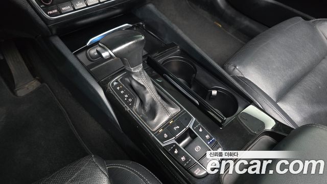 Kia K7 2016 — photo 12
