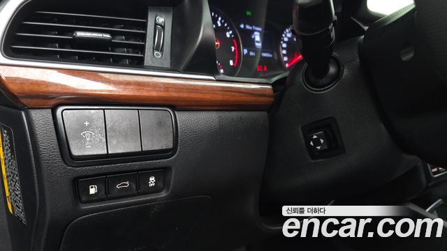 Kia K7 2016 — photo 26