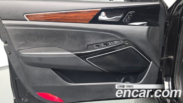 Kia K7 2016 — photo 14