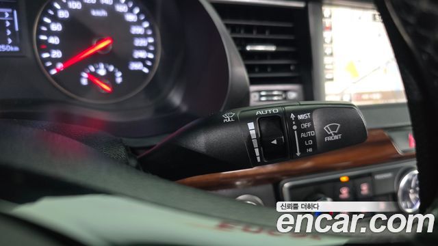 Kia K7 2016 — photo 28