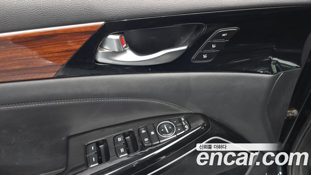 Kia K7 2016 — photo 29