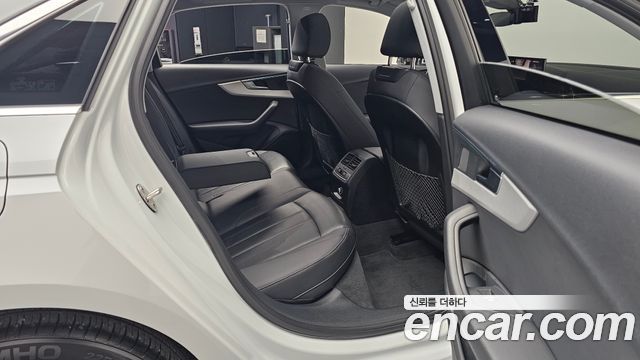 Audi A4 2020 — photo 17