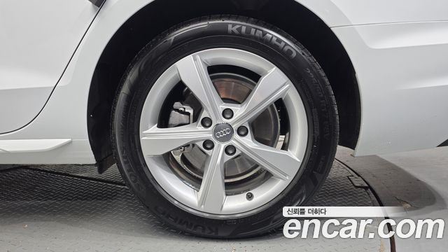 Audi A4 2020 — photo 7