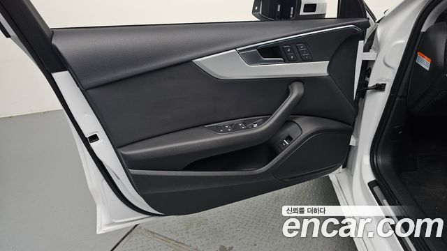 Audi A4 2020 — photo 14