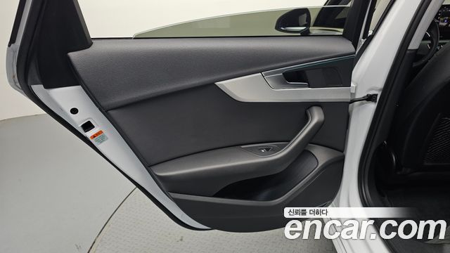Audi A4 2020 — photo 15