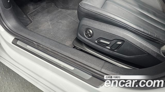 Audi A4 2020 — photo 31