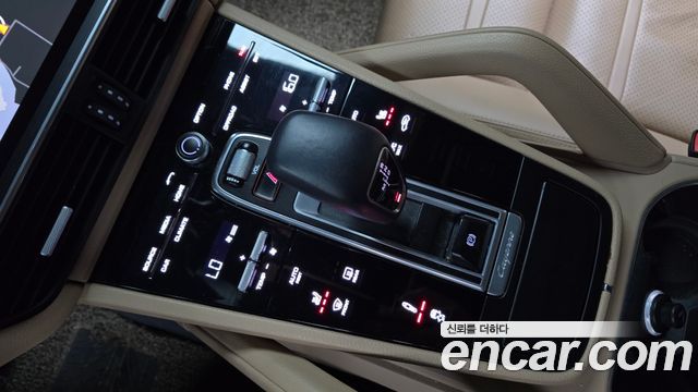 Porsche Cayenne 2019 — photo 12
