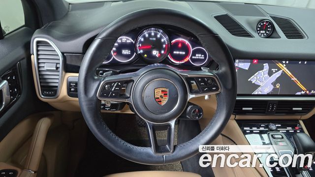 Porsche Cayenne 2019 — photo 18