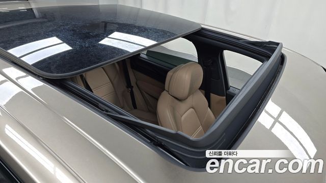 Porsche Cayenne 2019 — photo 28