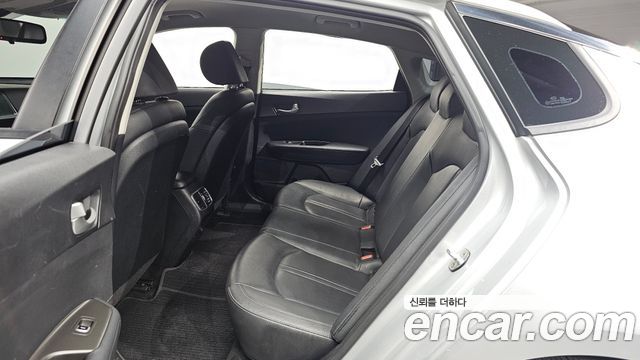 Kia K5 2019 — photo 11