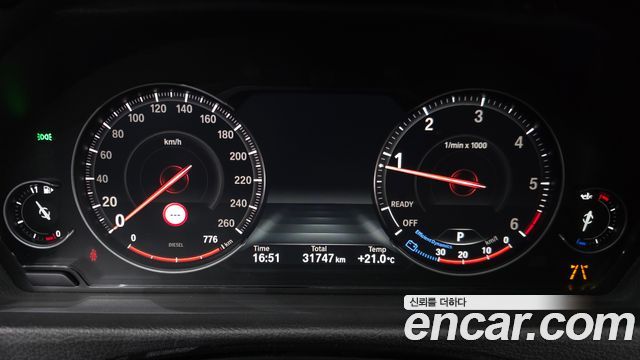 BMW 3-Series 2018 — photo 11