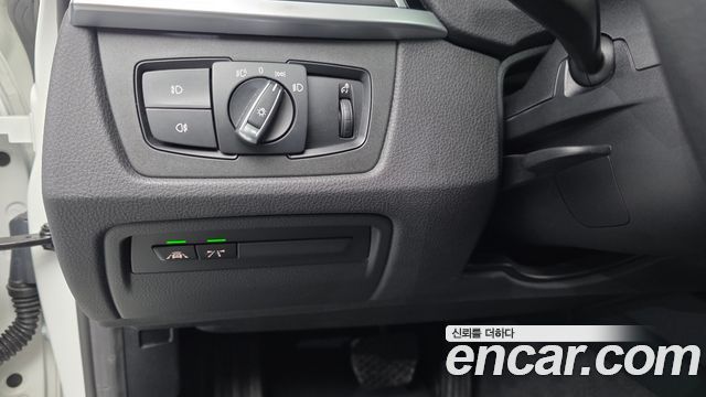 BMW 3-Series 2018 — photo 25