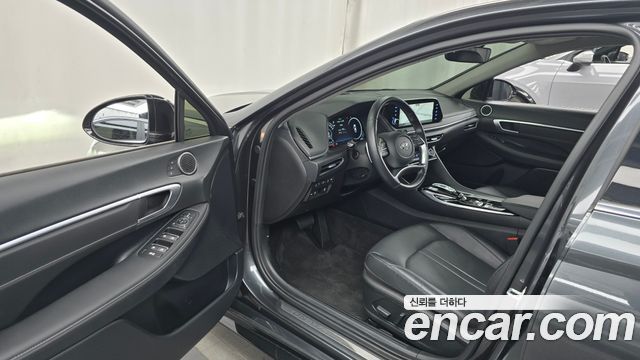 Hyundai Sonata 2022 — photo 13