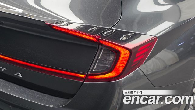 Hyundai Sonata 2022 — photo 9