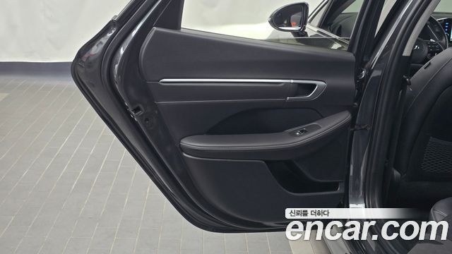 Hyundai Sonata 2022 — photo 15