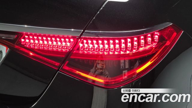 Mercedes-Benz S-Class 2022 — photo 9