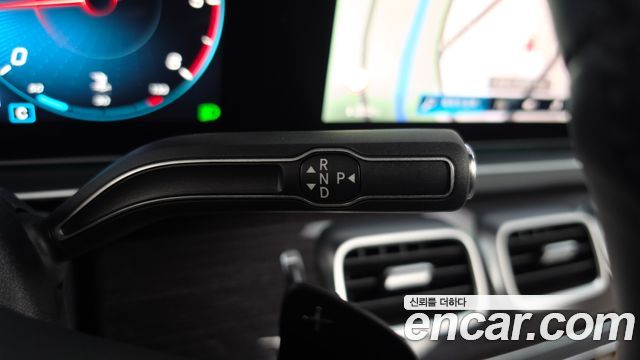 Mercedes-Benz GLE-Class 2022 — photo 12