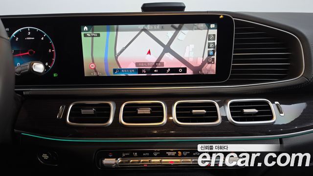 Mercedes-Benz GLE-Class 2022 — photo 19