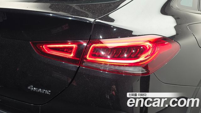 Mercedes-Benz GLE-Class 2022 — photo 9