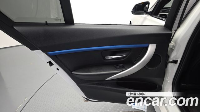 BMW 3-Series 2017 — photo 15