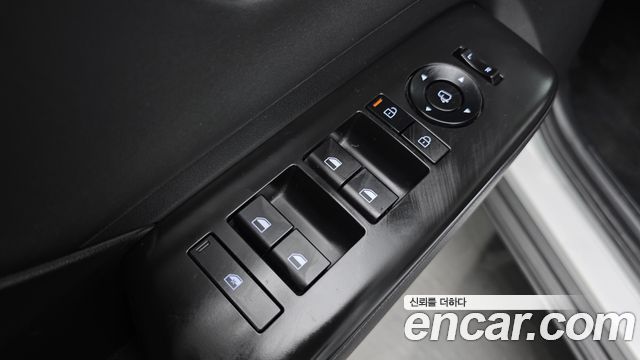 Hyundai Kona 2023 — photo 13
