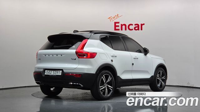 Volvo XC40 2019 — photo 2