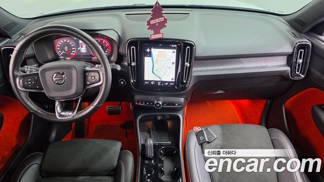 Volvo XC40 2019 — photo 10