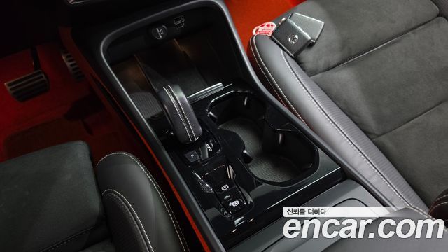 Volvo XC40 2019 — photo 12