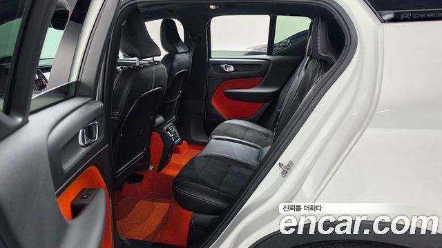 Volvo XC40 2019 — photo 17