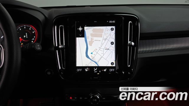 Volvo XC40 2019 — photo 18