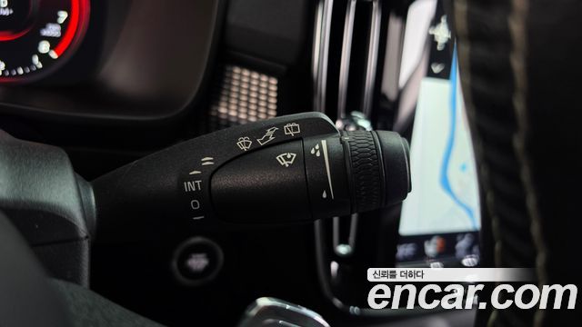 Volvo XC40 2019 — photo 25