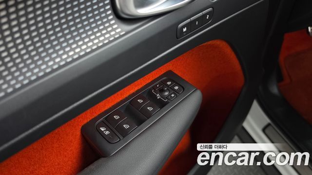 Volvo XC40 2019 — photo 26