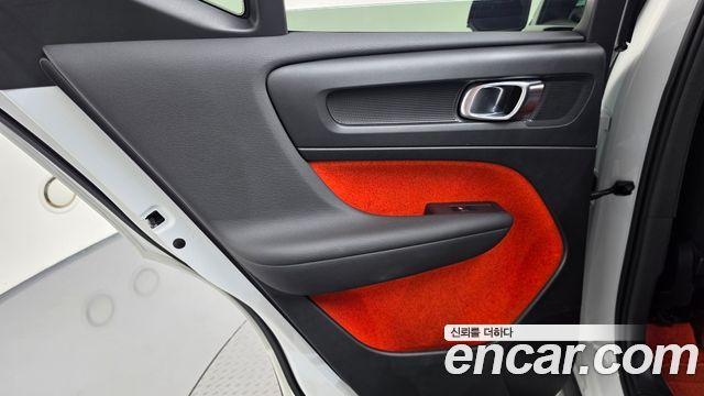 Volvo XC40 2019 — photo 15