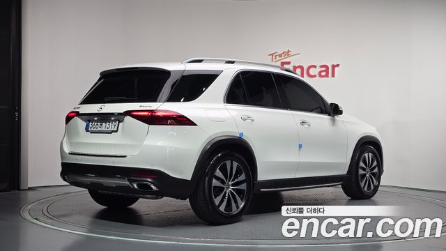 Mercedes-Benz GLE-Class 2026 — photo 2