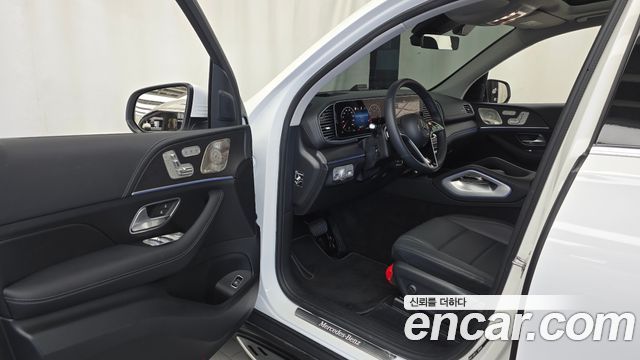 Mercedes-Benz GLE-Class 2026 — photo 13