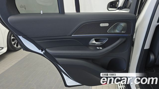 Mercedes-Benz GLE-Class 2026 — photo 15