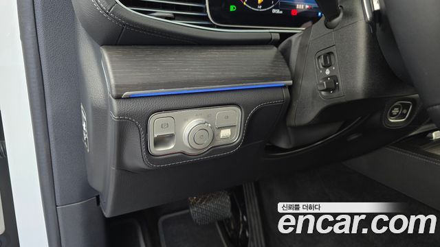 Mercedes-Benz GLE-Class 2026 — photo 28